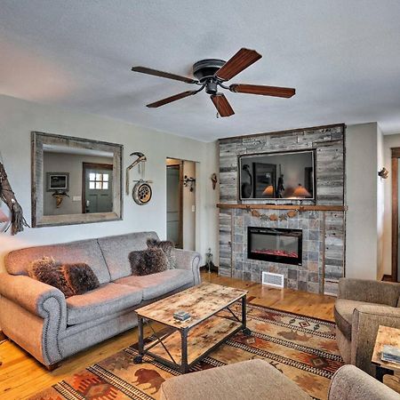 Cozy Custer Cottage W Deck: Walk To Shops Food エクステリア 写真