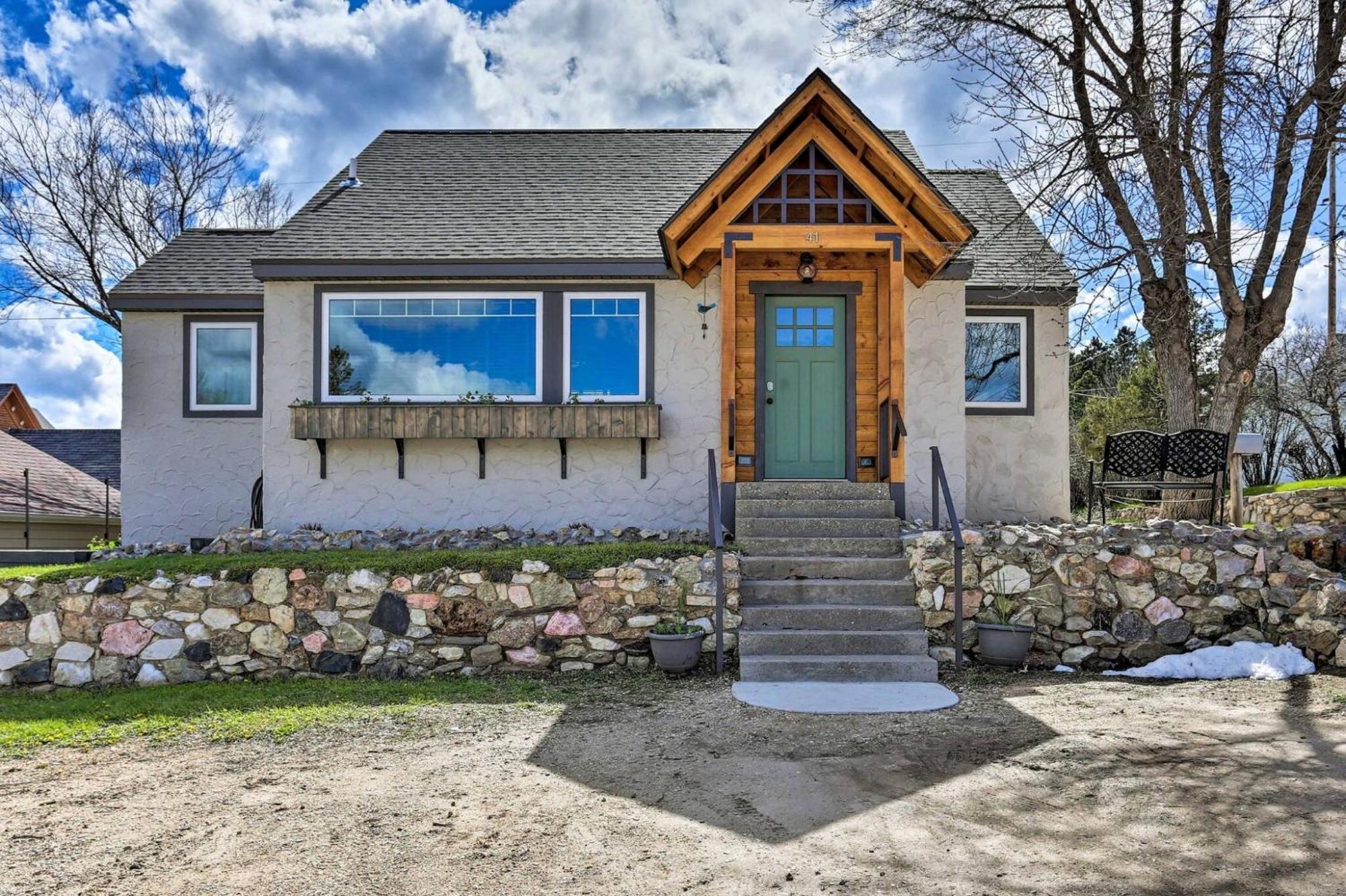 Cozy Custer Cottage W Deck: Walk To Shops Food エクステリア 写真