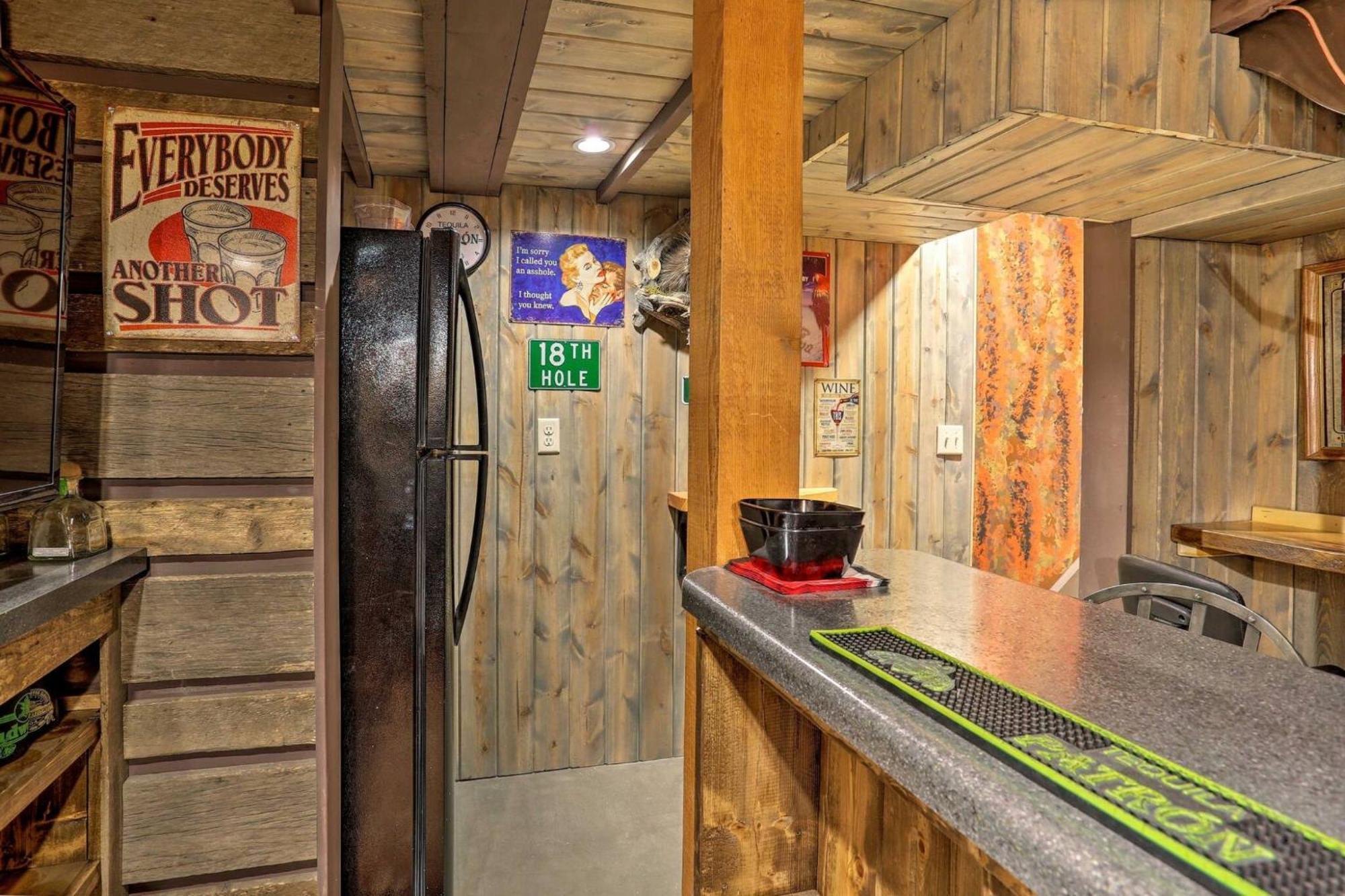 Cozy Custer Cottage W Deck: Walk To Shops Food エクステリア 写真
